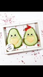 Avocado met strik cookie cutter & PYO stencil