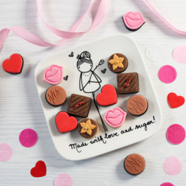 Bordje "made with love and sugar" met 10 bonbon koekjes