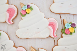 Unicorn poep emoji cookie cutter