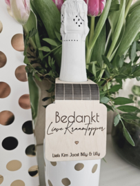 Wijn label hanger ~ Kraamzorg Kraamtopper
