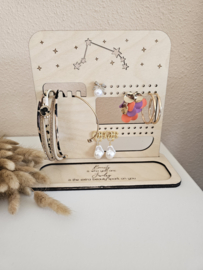 Gepersonaliseerd Houten Sieradenrekje met Sterrenbeeld