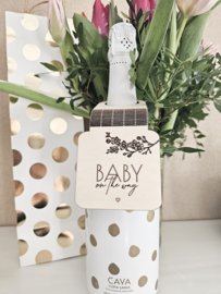 Wijn label hanger Kersenbloesem baby on the way