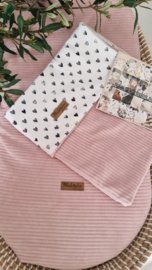 Deken Roze Rib Velvet & hartjes