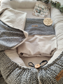 Babynestje Panter Zand /Greige Velvet Rib