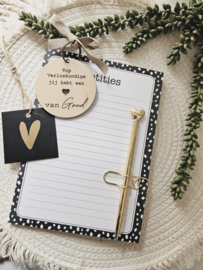 Verloskundige Notitieboek + Gouden Pen + Gouden paperclip + Sleutelhanger Goud