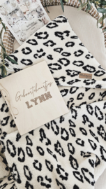Bewaarbundel geboortekaartjes Letters Panterprint