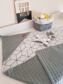 Commode mandje oudgroen/zwart wit kubus SALE