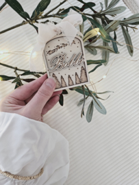 Houten Kerstbalornament arrenslee ~ Naam