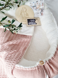 Babynestje Poeder roze wafel / teddy ~ Voorraad item