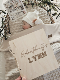Bewaarbundel geboortekaartjes Letters Panterprint