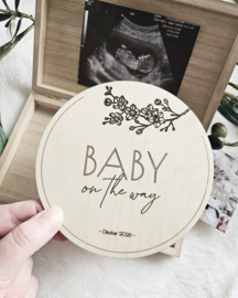 Houten Schijf  Kersenbloesem Baby on the way