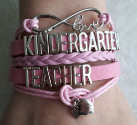 Armband Kindergarten teacher ( roze) OP=OP!