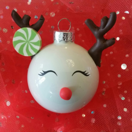 Rudolf kerstbal glanzend wit/ bruin gewei met groen wit zuurtje ( 5,7 cm)