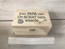 Houten kistje voor papa ( 15 cm x 10 cm x 8 cm)