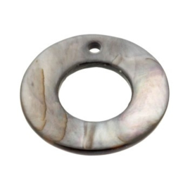 schelp ring open 25mm met 1 gaatje p/6