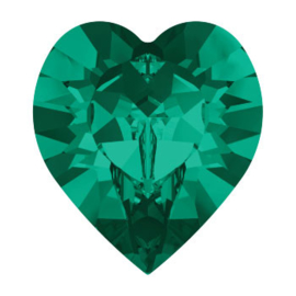 4800 Fancy Stone heart 6.6 x 6 mm emerald F (205) p/6