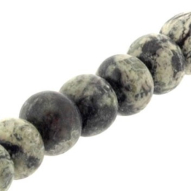 kraal steen 10 mm baquio stone (1.5 gat) +/- 42 stuks p/streng