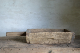 Houten schaal met steel