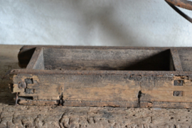 Oude houten 3-vaks steenmal
