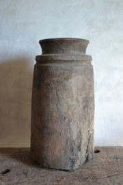 Authentieke oude houten pot