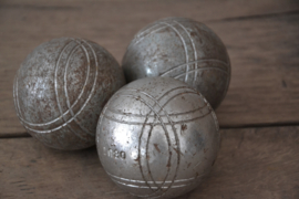 Oude ijzeren petanque ballen