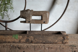 Oude houten 3-vaks steenmal