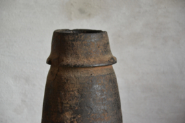 Oude houten nepalese kruik