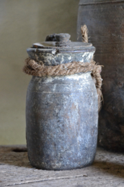 Origineel oud Nepalees waterkruikje met deksel