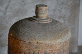 Stoere houten pot met deksel