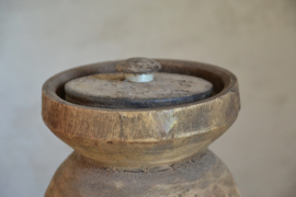 Originele oude Nepalese waterkruikjes met deksel
