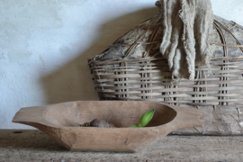 Authentieke oude houten trog