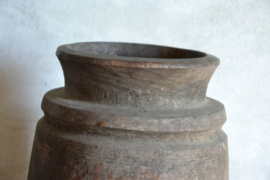 Authentieke oude houten pot