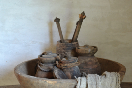 Originele oude Nepalese waterkruikjes met deksel