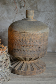 Stoere houten pot met deksel