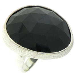 Zilveren ring met Onyx edelsteen