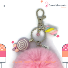 Sweet Tooth Marshmallow Pompon - Kawaii bagchain / kawaii keychain