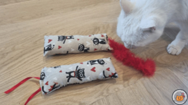 NIEUW/ Snuffelzakjeset Kittylove met staart (gevuld met valeriaan) en lintjes (gevuld met met catnip)