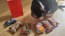 UNIEK/ 6 delige kennismakkingspakket snuffelzakjes/ 6 verschillende geuren