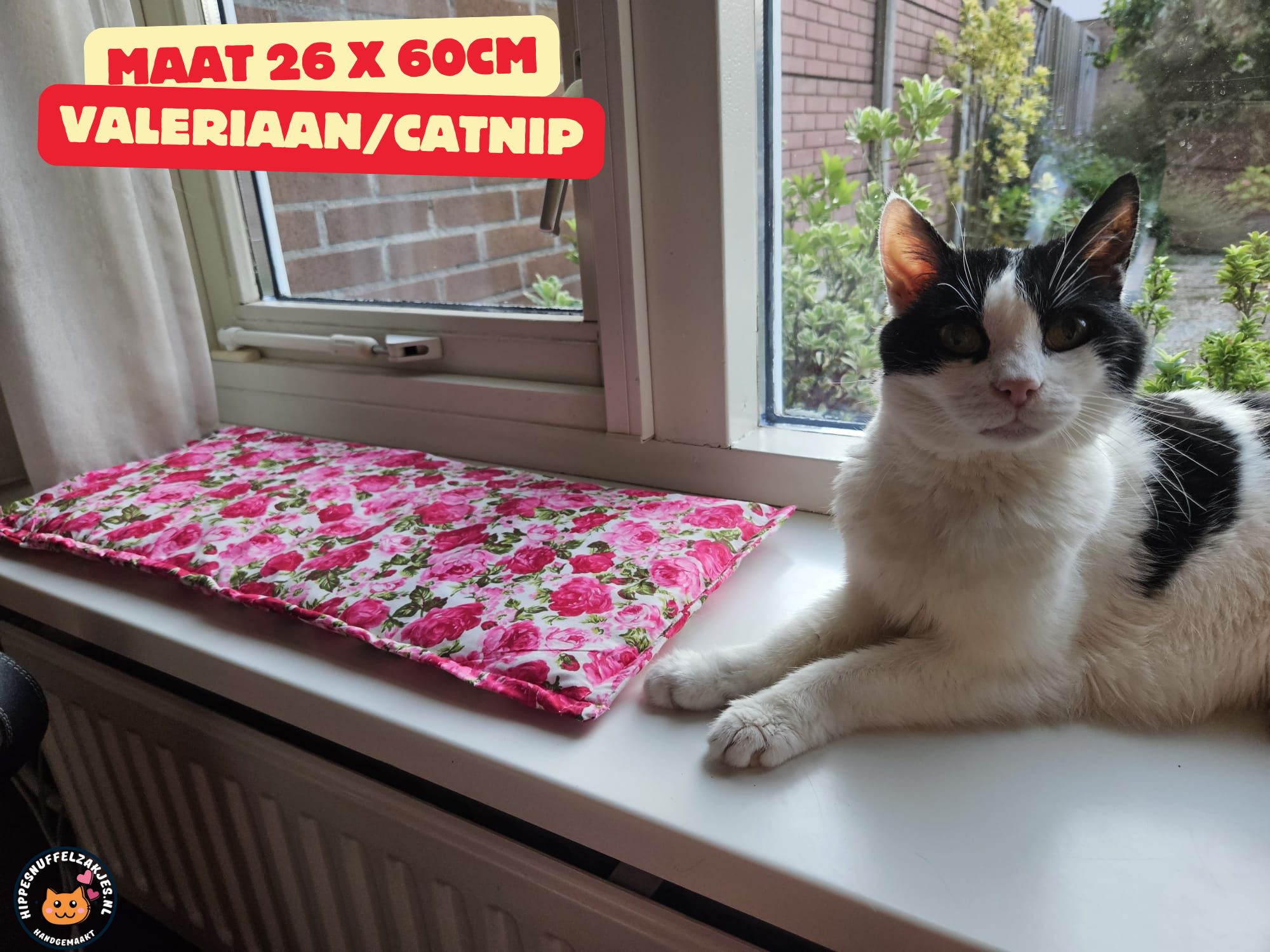 Vensterbankkussen Bloemen 26x60 (gevuld met catnip én valeriaan)