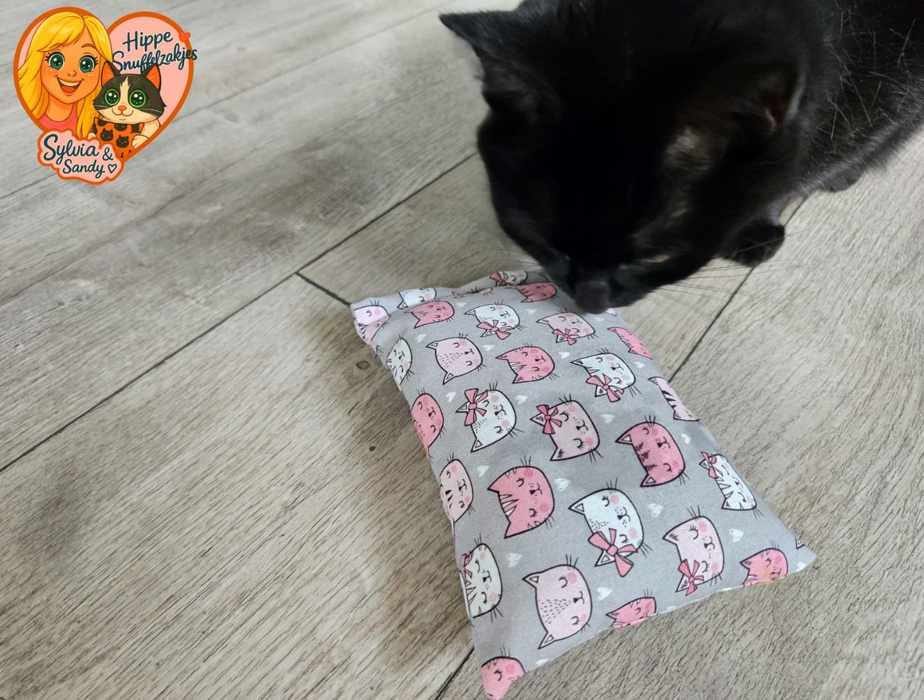 Slaap/speelkussen Lief roze poesje (gevuld met geurexplosie)