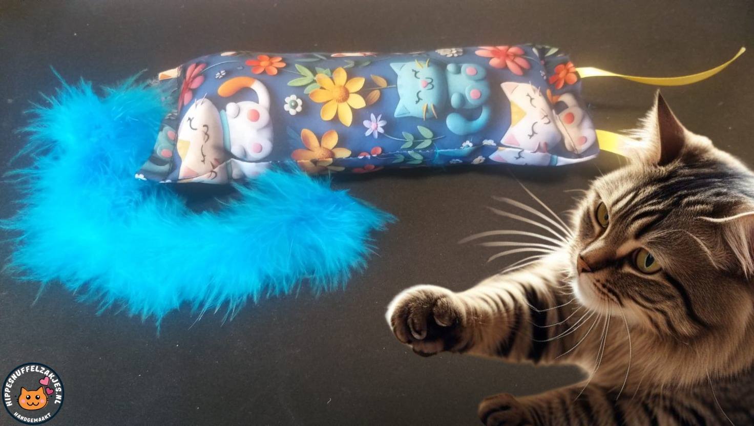 Snuffelzakje Matatabi en Catnip 'Gym' – met gele Lintjes & blauwe Staart