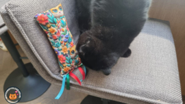 NIEUW/ Snuffelzakje gym Happy cats met lintjes (gevuld met matatabi)