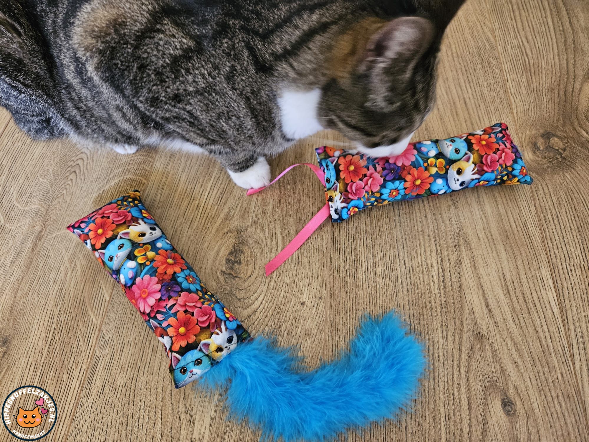 NIEUW/ Snuffelzakjeset Happy cat met staart en lintjes (gevuld met matatabi)