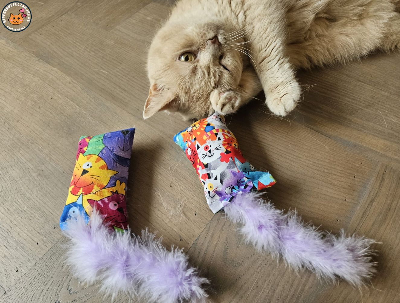 Snuffelzakje Geluid Vrolijke kat met Lila staart  (gevuld met catnip, matatabi knisper)