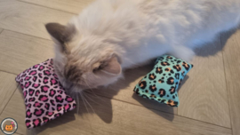 NIEUW/ 2 Snuffelzakjes Vrolijke Panter (gevuld met catnip én valeriaan)