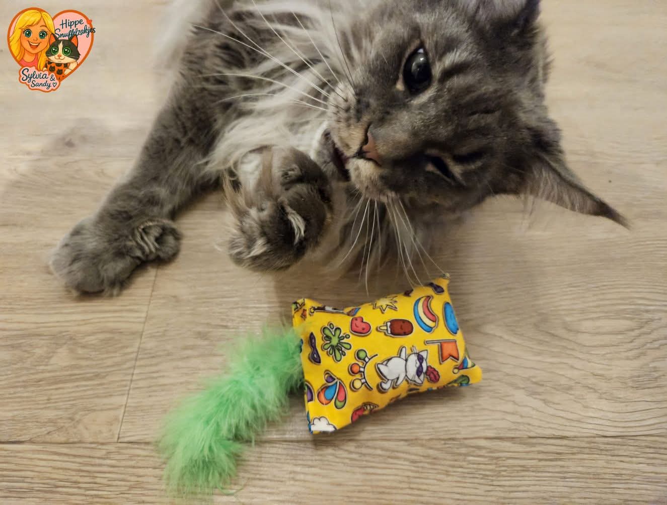 NIEUW/ Snuffelzakje  Zomerfestival met staart (gevuld met catnip én valeriaan)