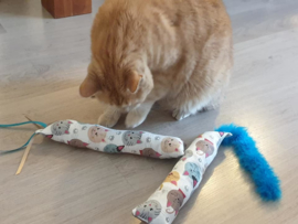 2 delige set Snuffelzak Gym XXL Happy cat met staart en lintjes (gevuld met catnip én valeriaan)