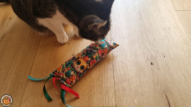 NIEUW/ Snuffelzakje gym Happy cats met lintjes (gevuld met matatabi)