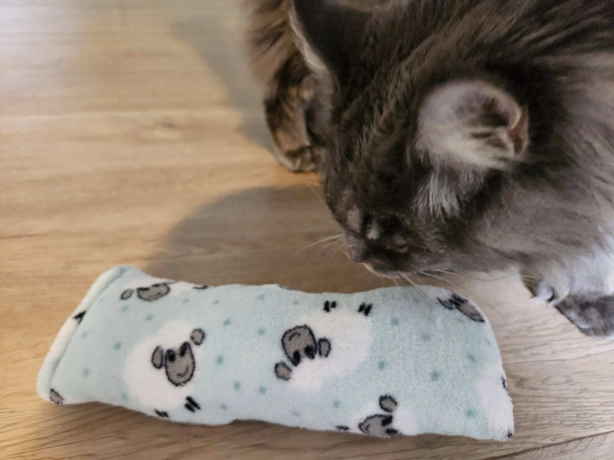 💚 Limited Edition – Handgemaakt Snuffelzakje Fleece & Schaapjes XXL 💚Catnip en Valeriaan