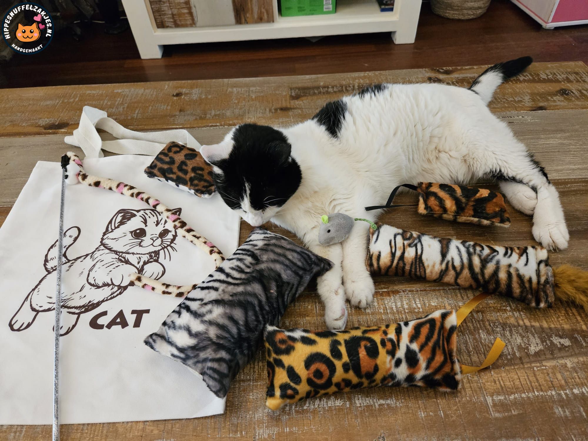 7 delige Cadeautas Wild Animals (vijf verschillende geuren, knisper, belletje, staart en lintjes)